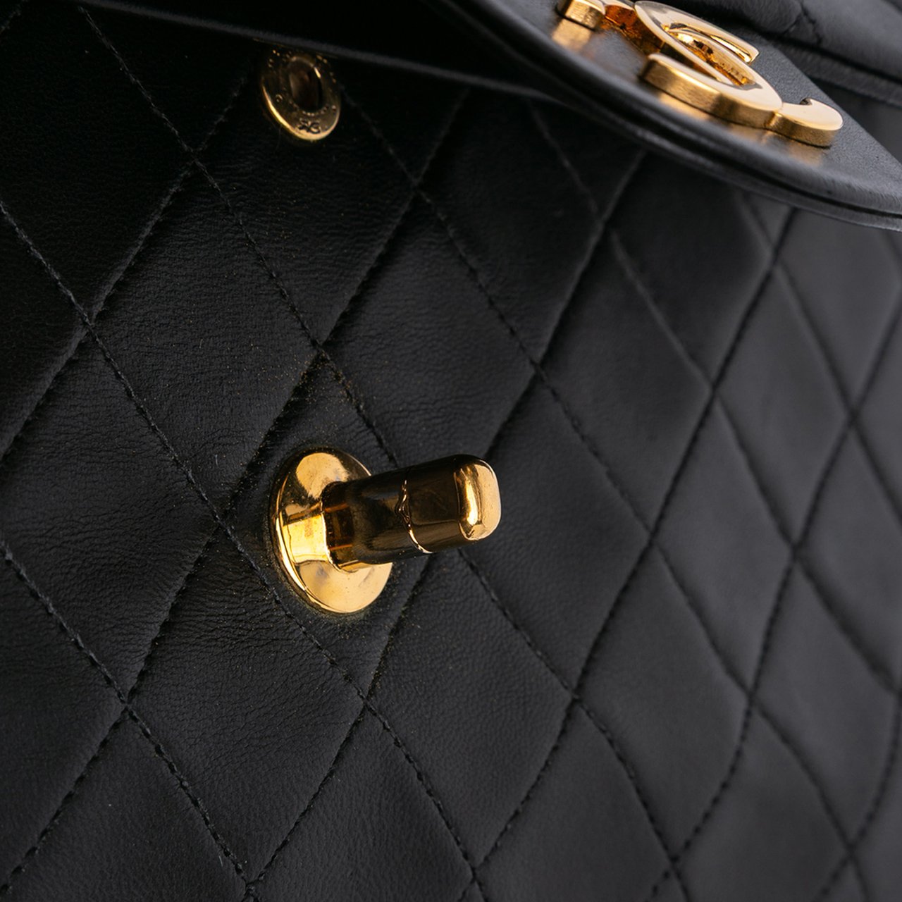 Chanel Medium Classic Lambskin Double Flap Zwart