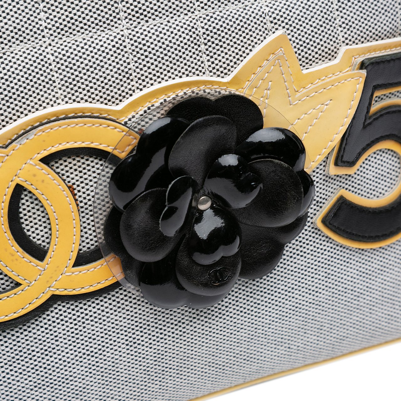 Chanel CC Camellia No. 5 Choco Bar Canvas Tote Grijs