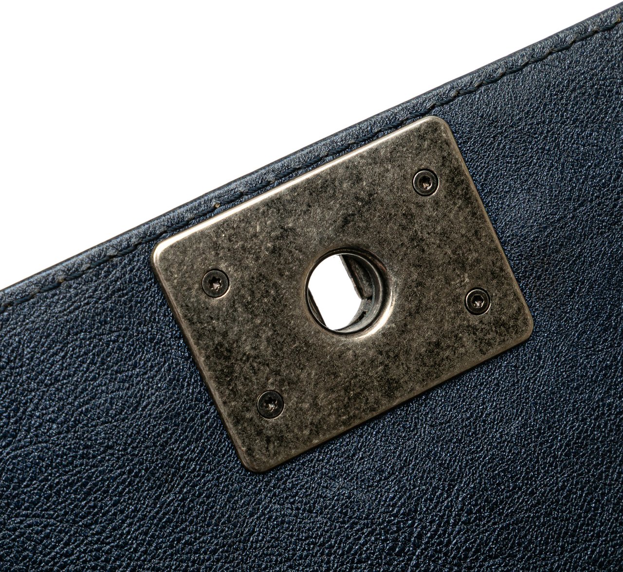 Chanel Old Medium Quilted Lambskin Boy Flap Blauw