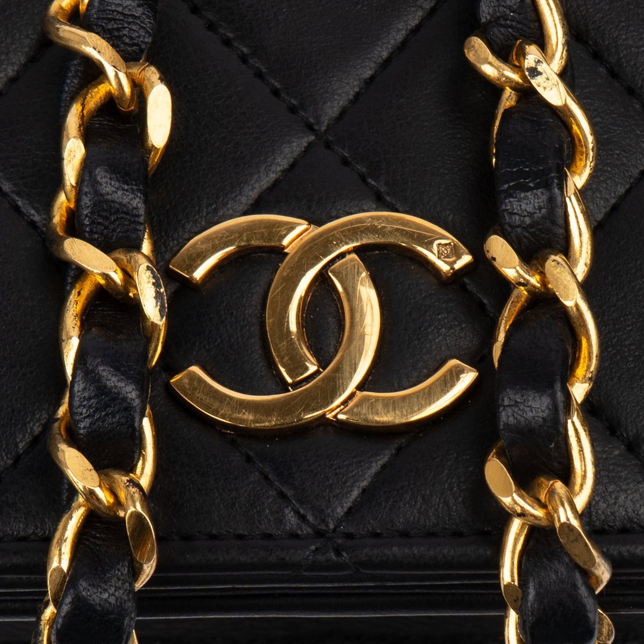 Chanel Chanel Quilted Lambskin 24K Gold Single Flap Shoulder Bag Blauw