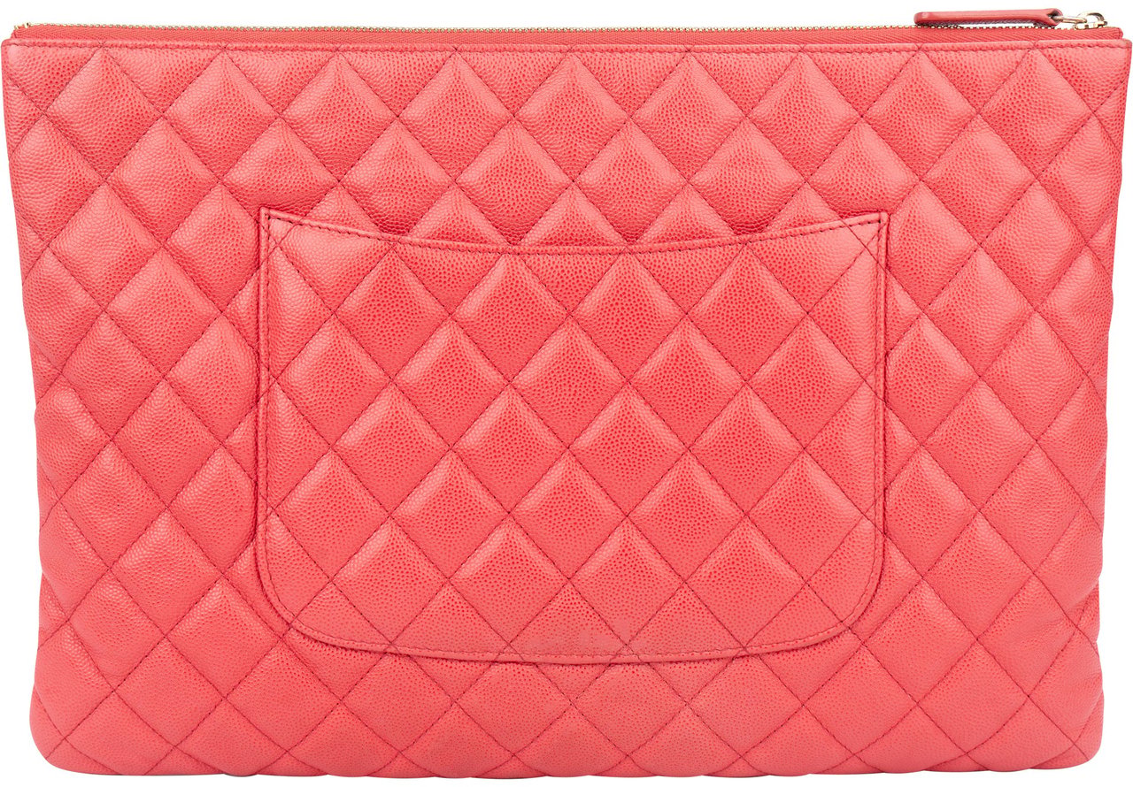 Chanel Quilted Caviar Leather CC Clutch Rood
