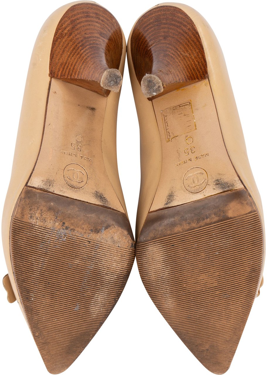 Chanel Chanel Beige Leather Cloverleaf Heels (35) Divers