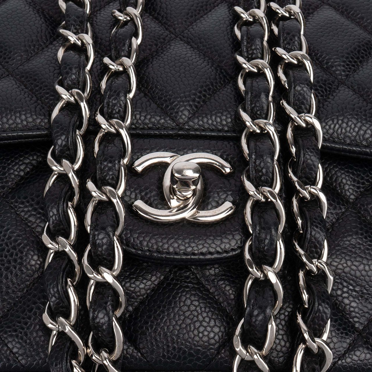 Chanel Chanel Quilted Caviar Leather Palladium Jumbo Double Flap Crossbody Bag Zwart
