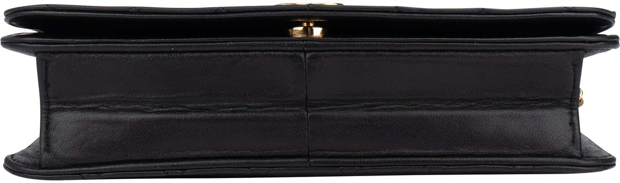Chanel Chanel Quilted Lambskin 24K Gold Single Flap Crossbody Bag Zwart