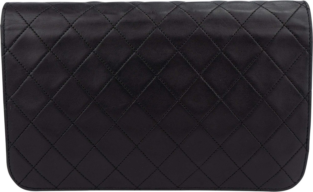 Chanel Chanel Quilted Lambskin 24K Gold Single Flap Crossbody Bag Zwart