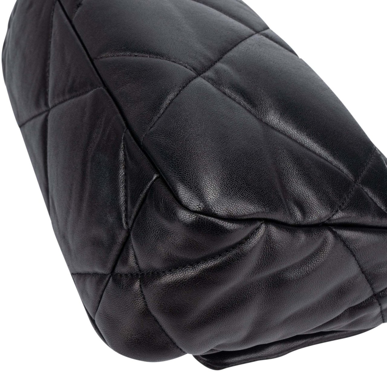 Chanel Chanel 19 Quilted Lambskin Single Flap Crossbody Bag Zwart
