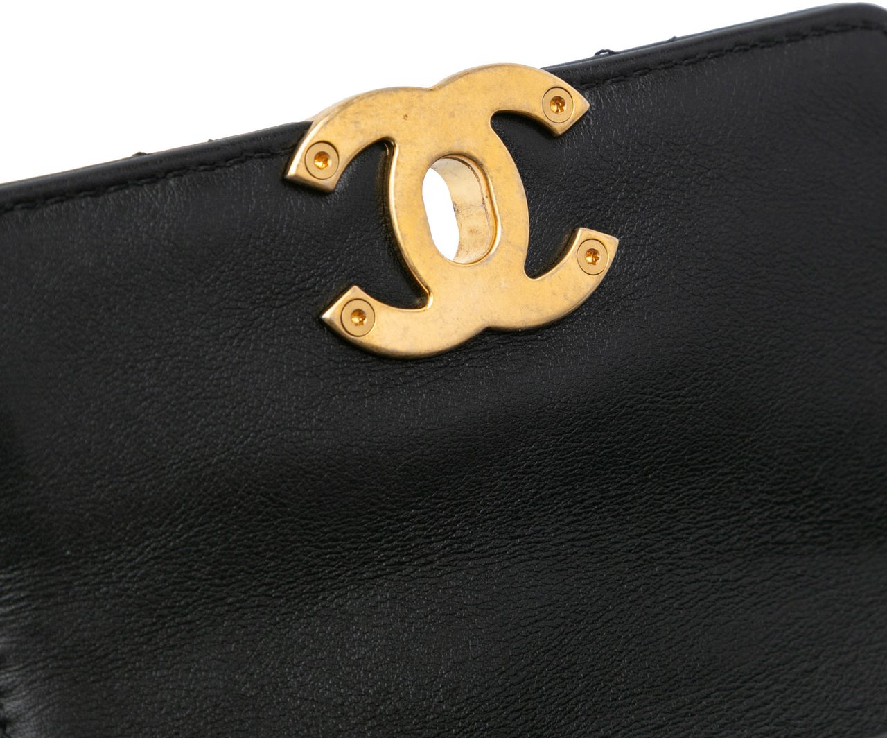 Chanel Mini Quilted Calfskin Framing Chain Flap Zwart