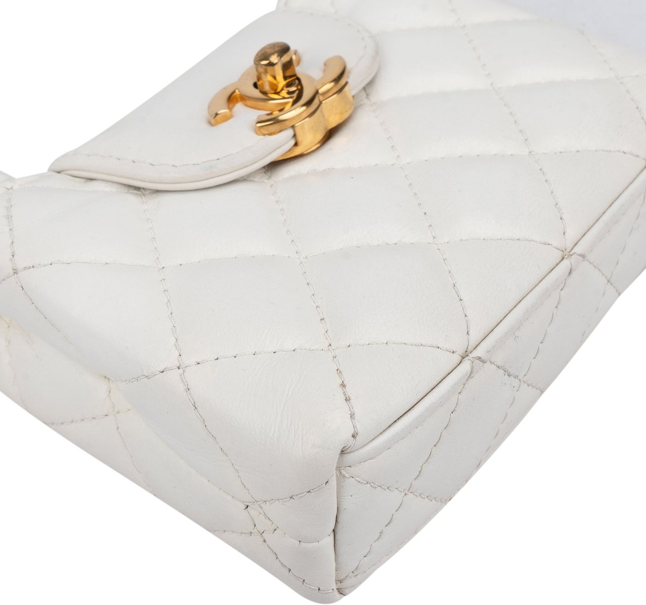 Chanel Chanel Quilted Lambskin Micro Kelly Handbag Wit