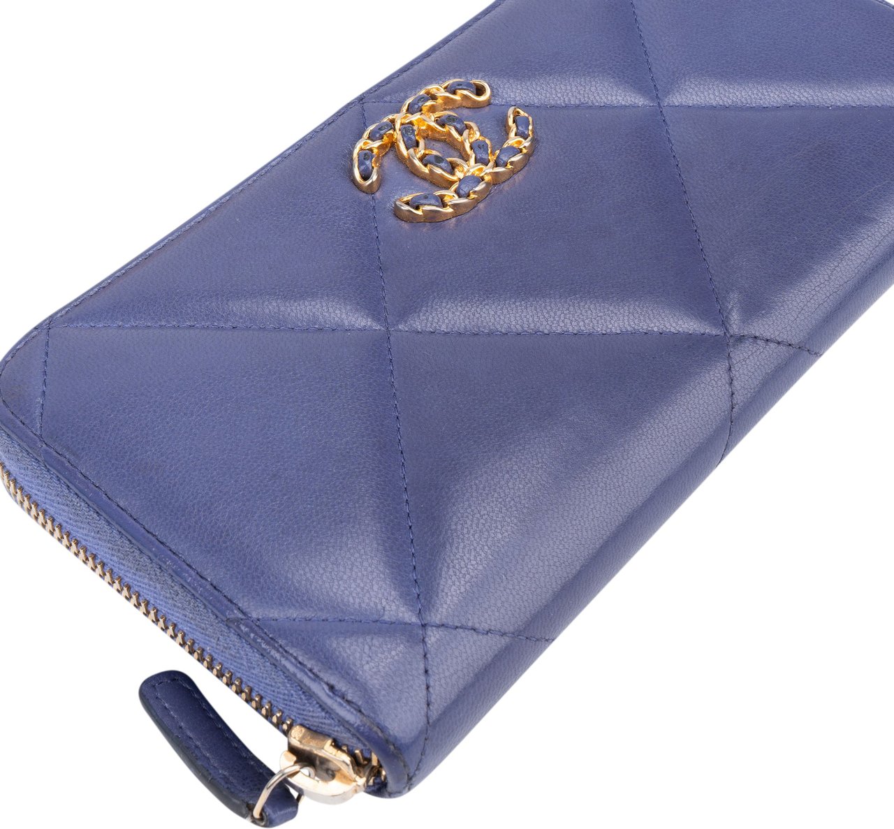 Chanel 19 Quilted Lambskin CC Wallet Paars
