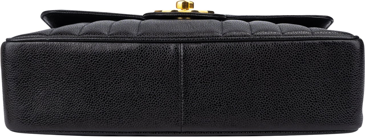 Chanel Chanel Quilted Caviar Leather 24K Gold Jumbo Single Flap Crossbody Bag Zwart