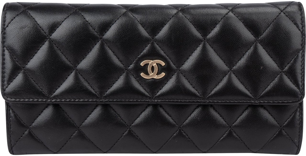 Chanel Chanel Quilted Lambskin Flap Wallet Zwart