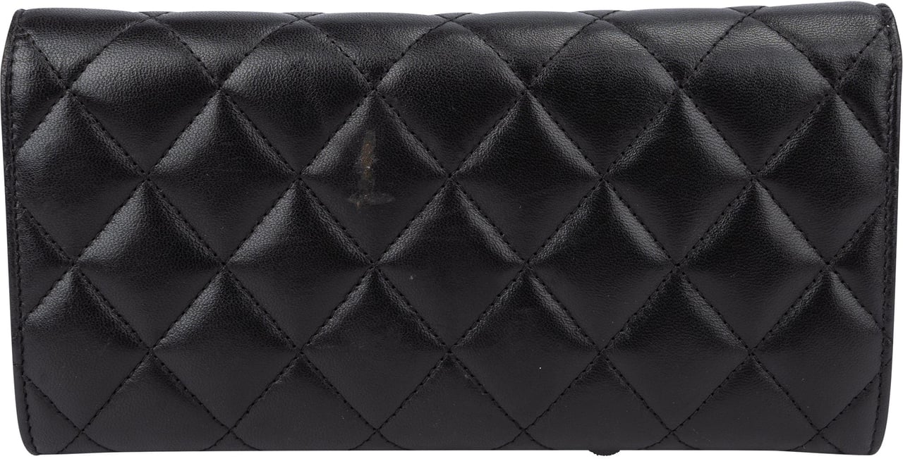Chanel Chanel Quilted Lambskin Flap Wallet Zwart