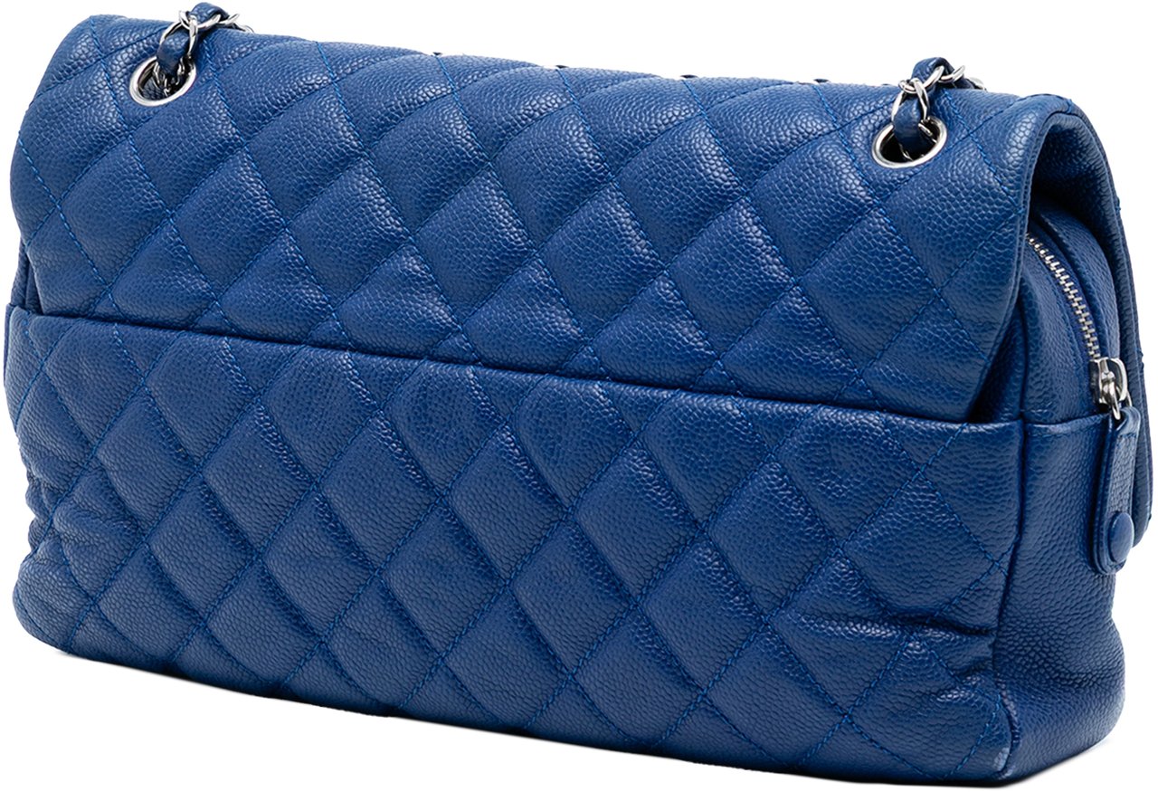 Chanel Jumbo Quilted Caviar Easy Flap Blauw