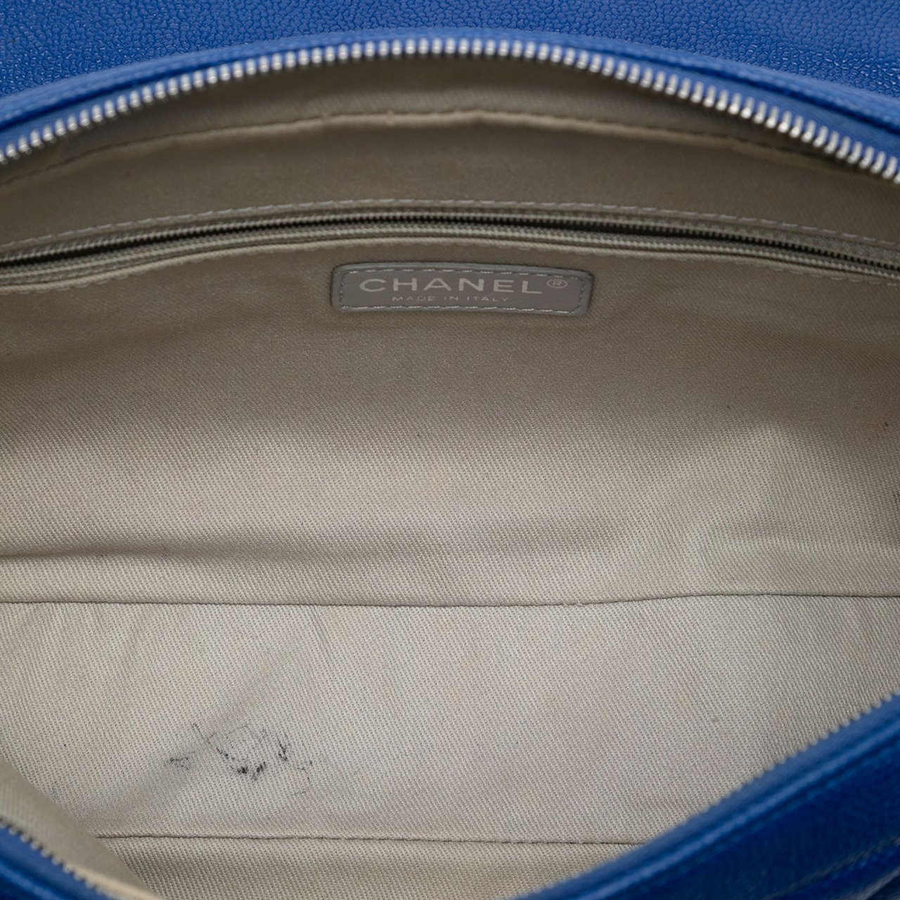 Chanel Jumbo Quilted Caviar Easy Flap Blauw