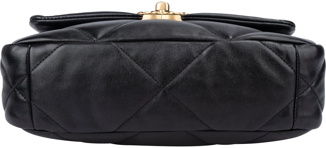 Chanel Chanel 19 Quilted Lambskin Single Flap Crossbody Bag Zwart