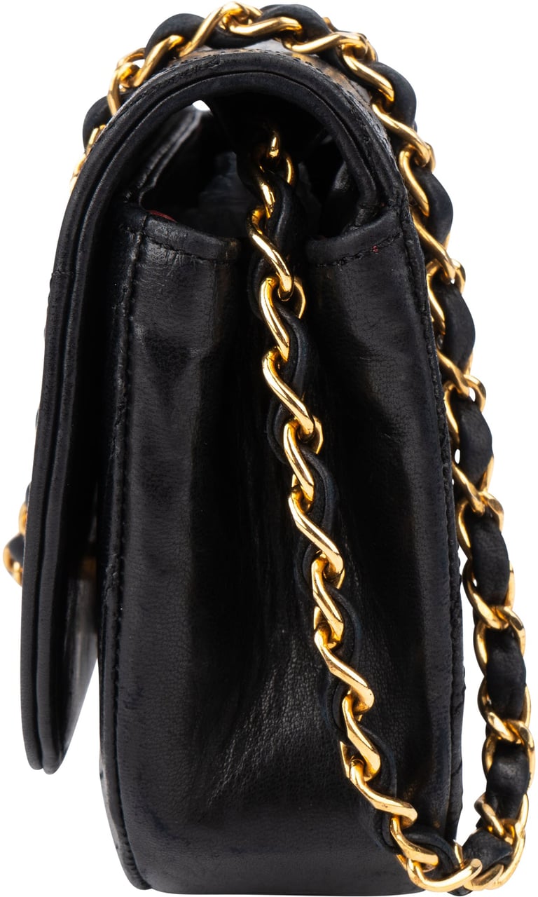 Chanel Chanel Quilted Lambskin 24K Gold Single Flap Shoulder Bag Zwart