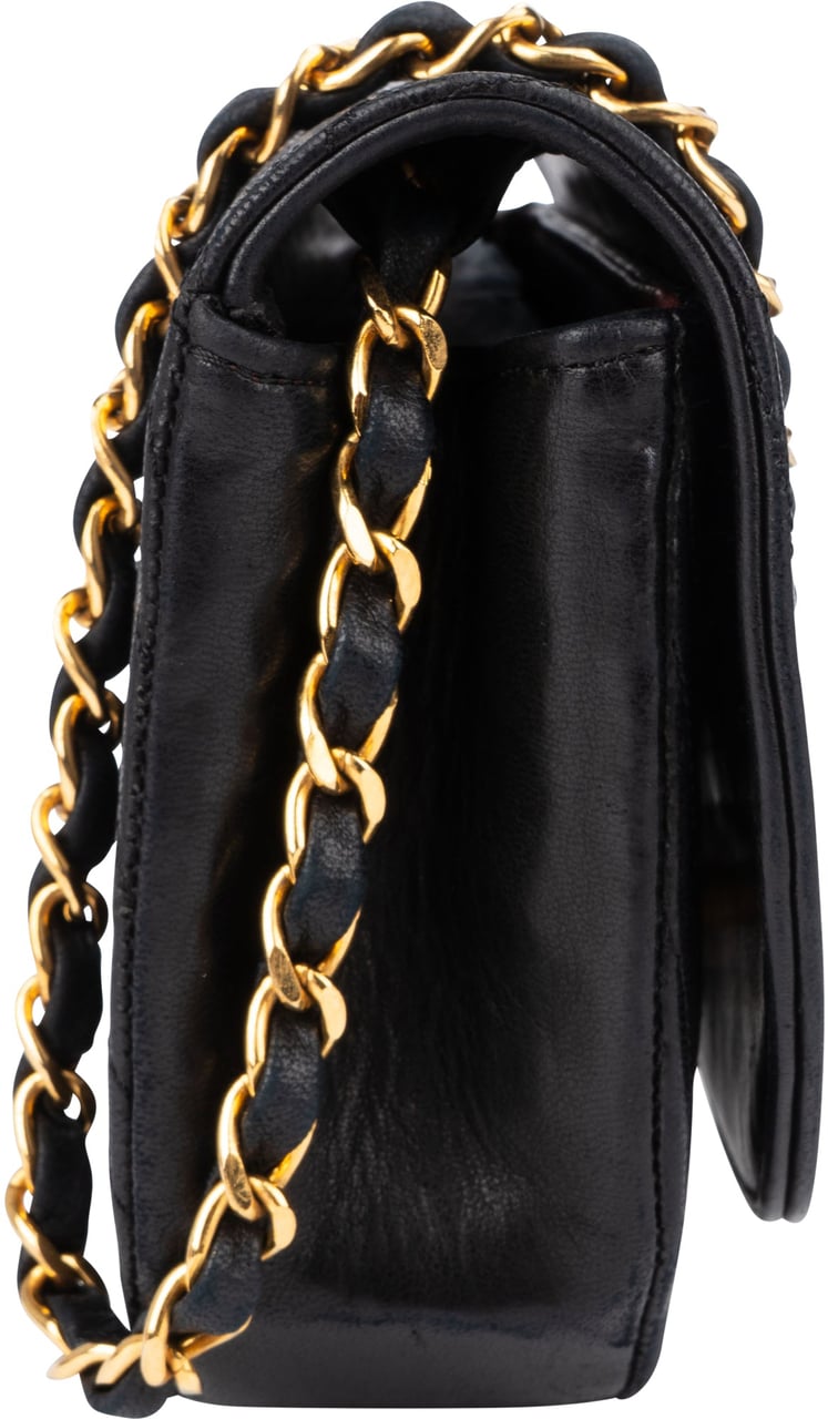 Chanel Chanel Quilted Lambskin 24K Gold Single Flap Shoulder Bag Zwart