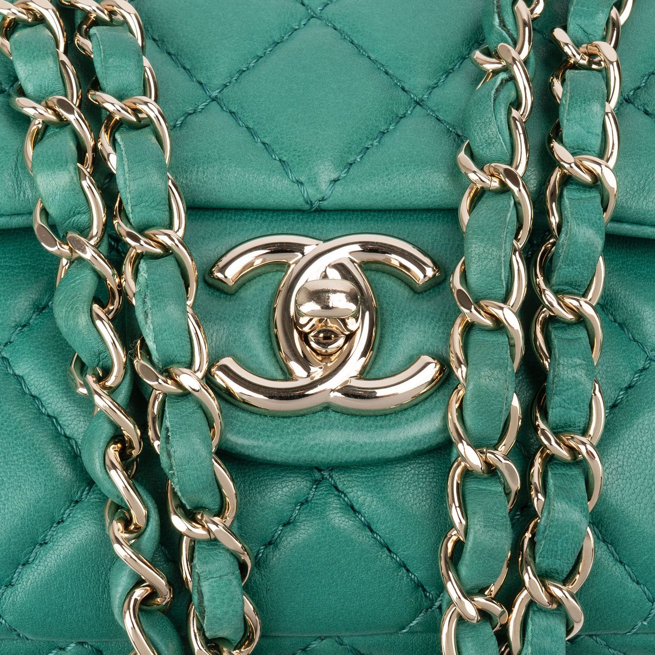 Chanel Chanel Soft Quilted Lambskin Double Flap Crossbody Bag Groen