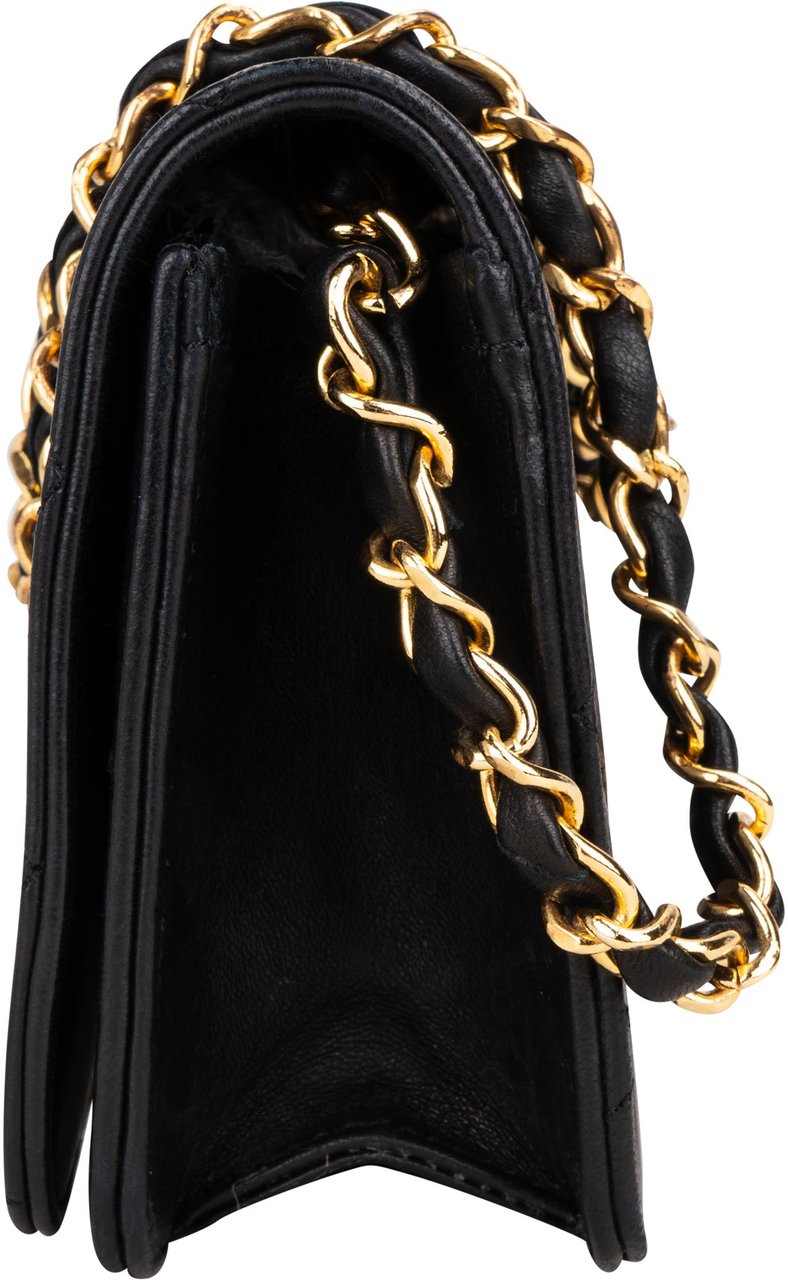 Chanel Chanel Quilted Lambskin 24K Gold Single Flap Shoulder Bag Zwart