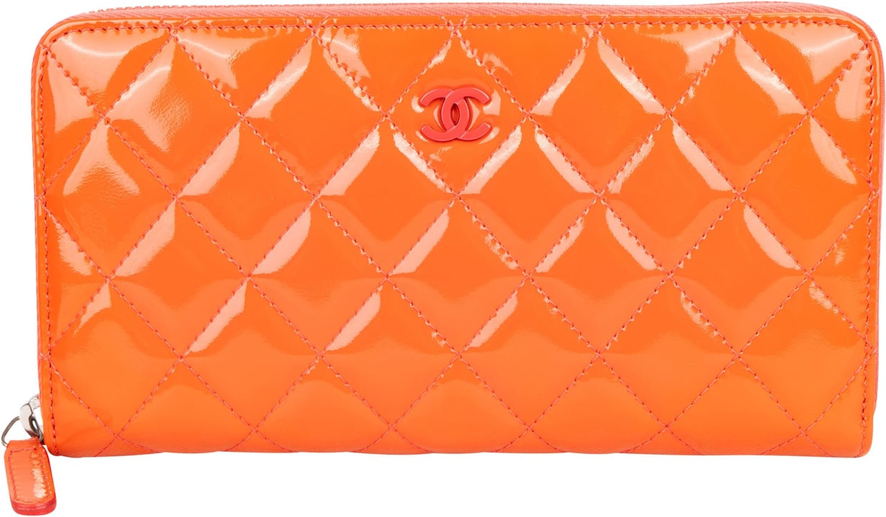 Chanel Chanel Quilted Patent Leather CC Wallet Oranje