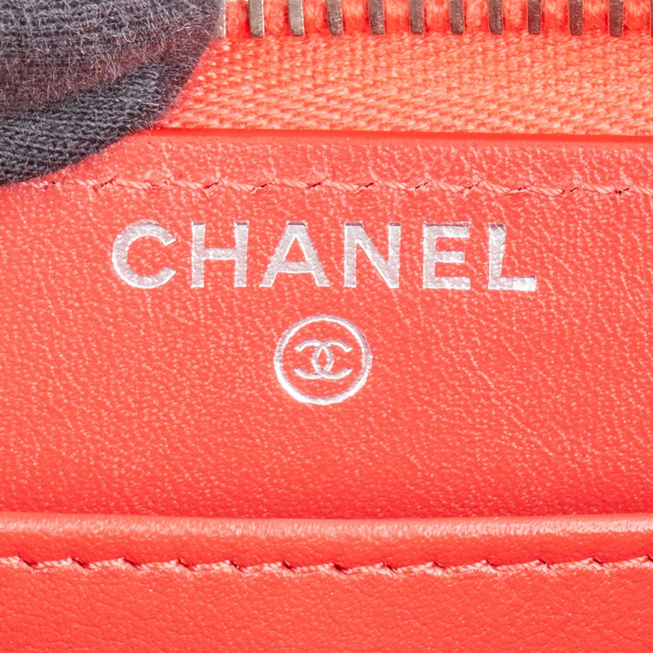 Chanel Chanel Quilted Patent Leather CC Wallet Oranje