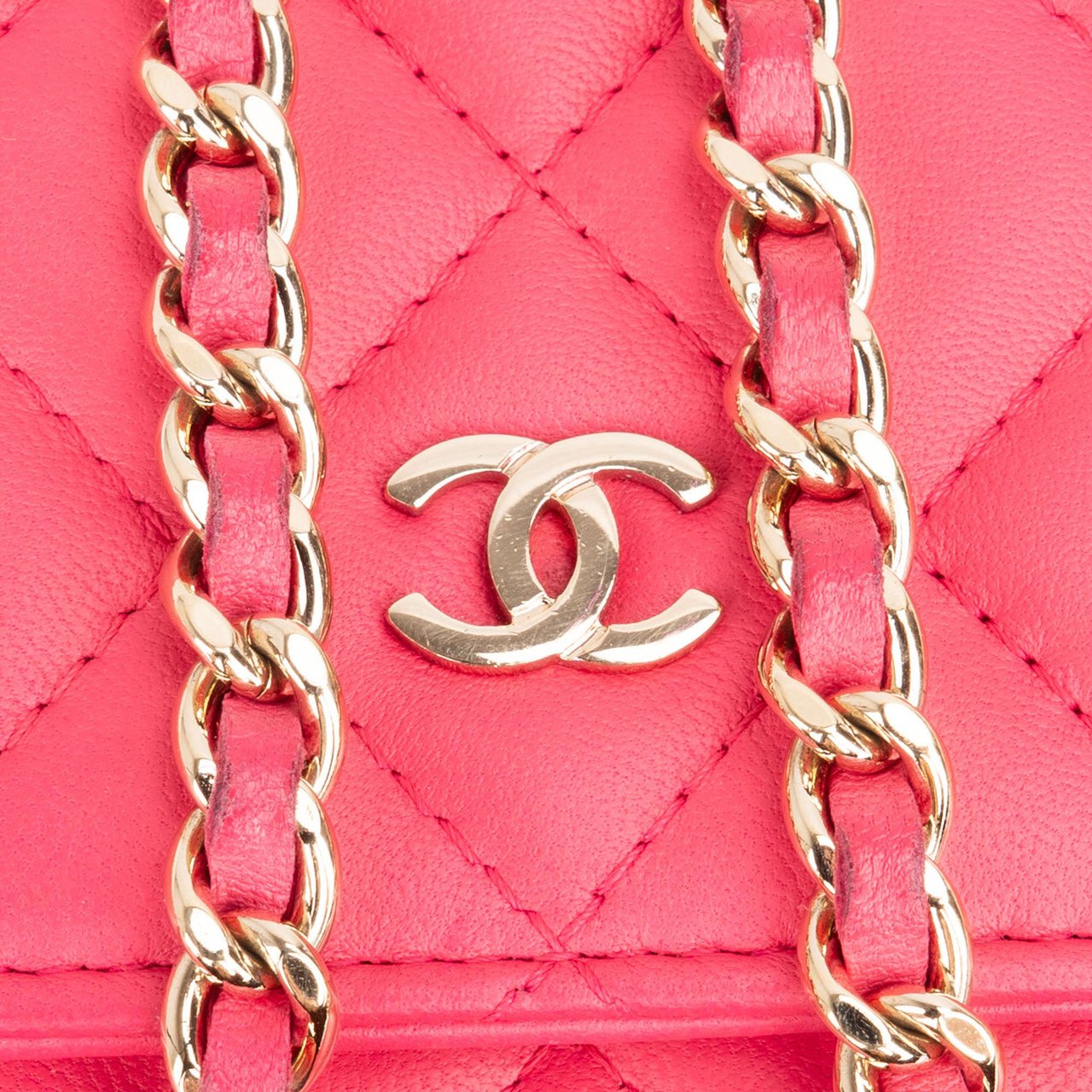 Chanel Chanel Quilted Lambskin Wallet On Chain Crossbody Bag Rood