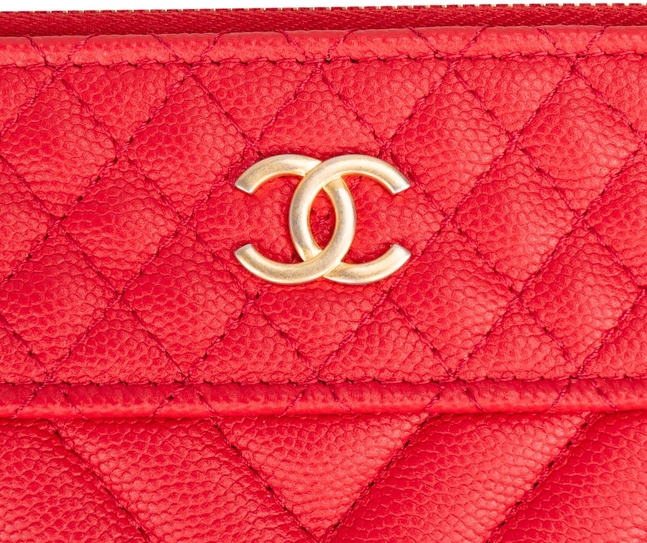 Chanel Chanel Rouge Quilted Caviar Leather CC Clutch Rood