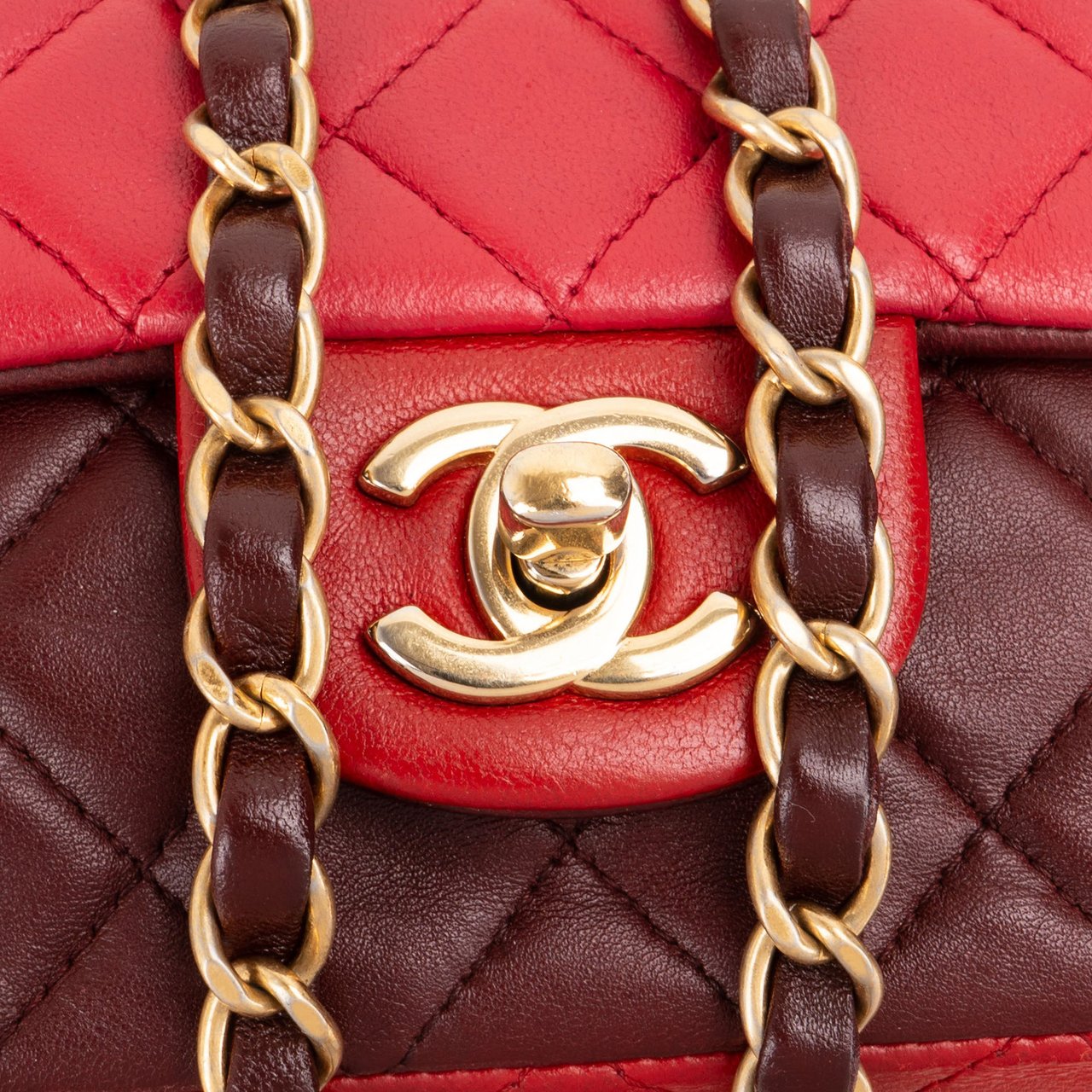 Chanel Chanel Quilted Lambskin Single Flap Crossbody Bag Rood