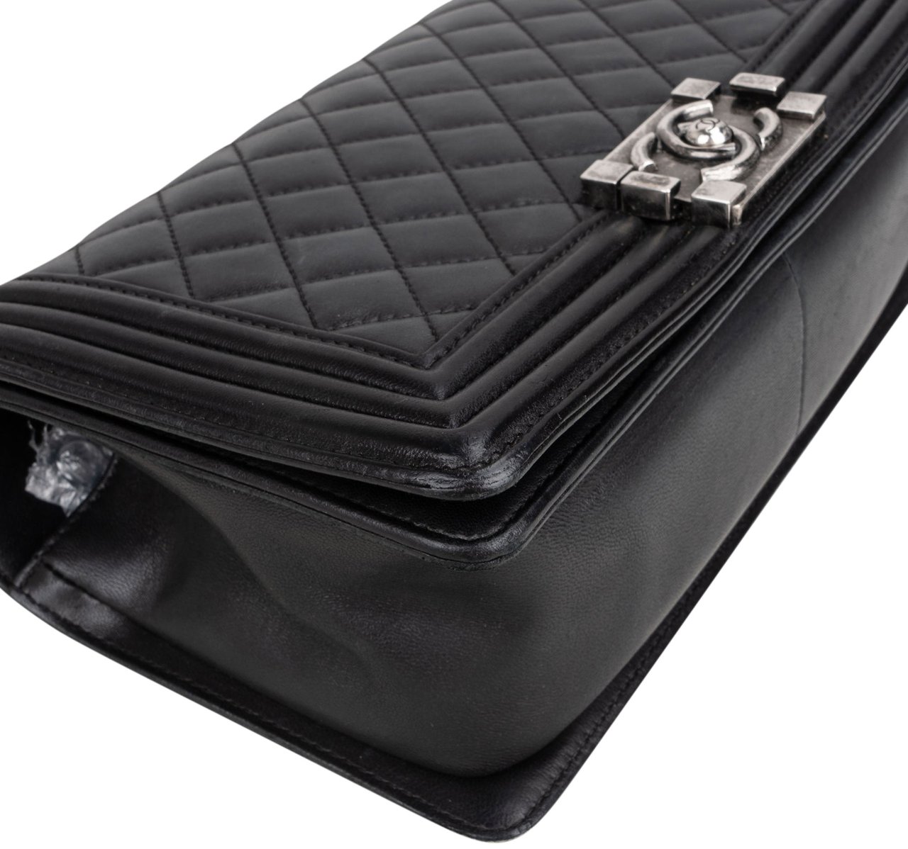 Chanel Chanel Quilted Lambskin Boy Single Flap Crossbody Bag Zwart