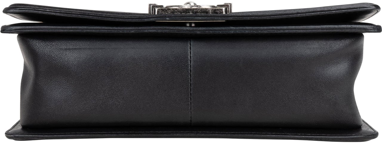 Chanel Chanel Quilted Lambskin Boy Single Flap Crossbody Bag Zwart