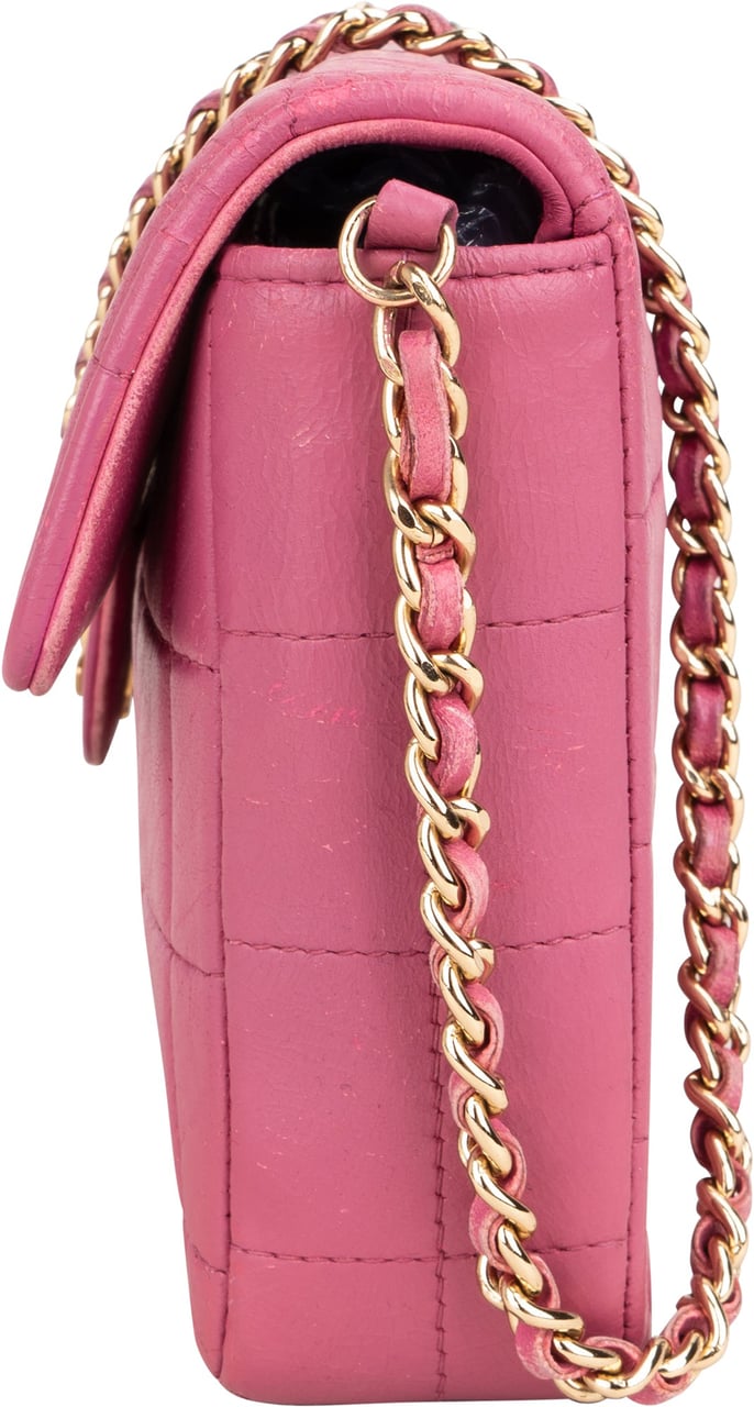 Chanel Chanel Quilted Lambskin 24K Gold Chocolate Bar Single Flap Shoulder Bag Rood