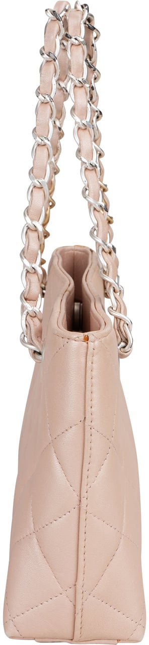 Chanel Chanel Qulilted Lambskin CC Handbag Rood