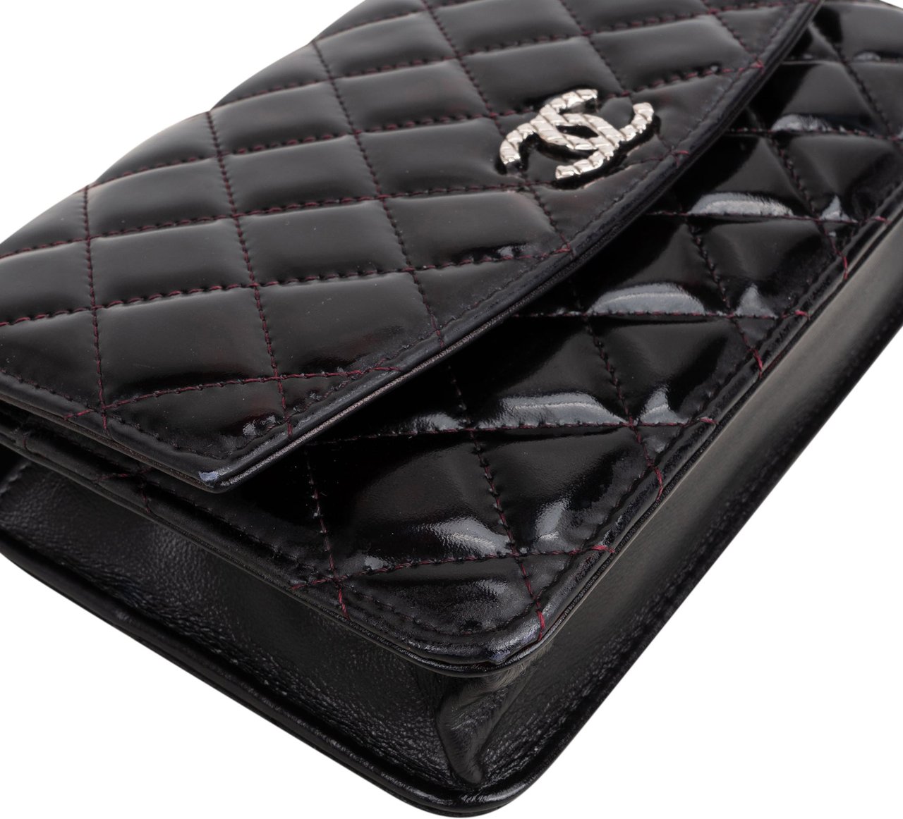 Chanel Chanel Quilted Patent Leather CC Wallet On Chain Crossbody Bag Zwart