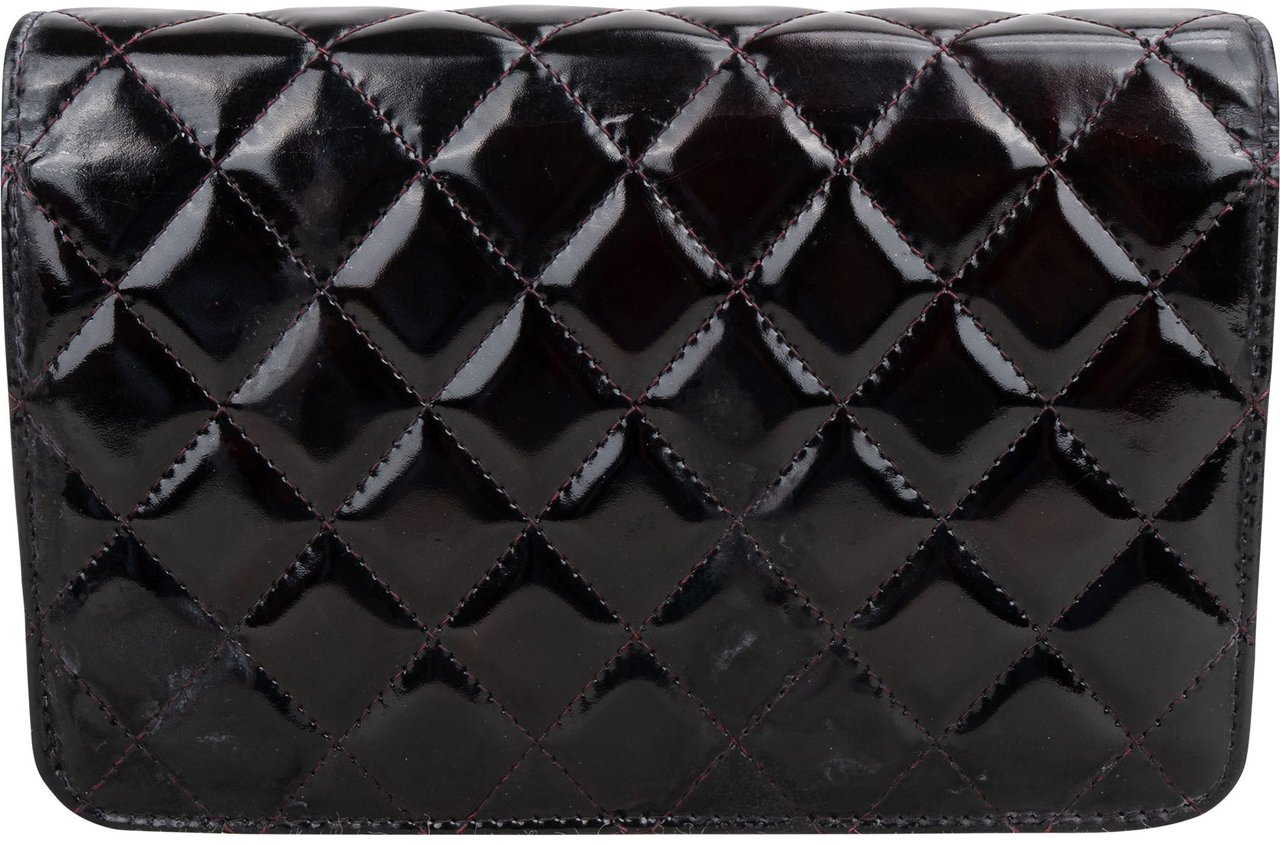 Chanel Chanel Quilted Patent Leather CC Wallet On Chain Crossbody Bag Zwart