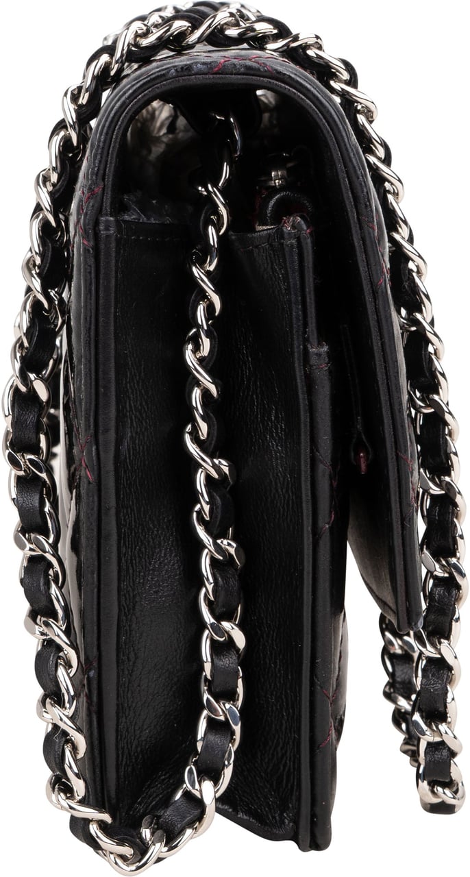 Chanel Chanel Quilted Patent Leather CC Wallet On Chain Crossbody Bag Zwart