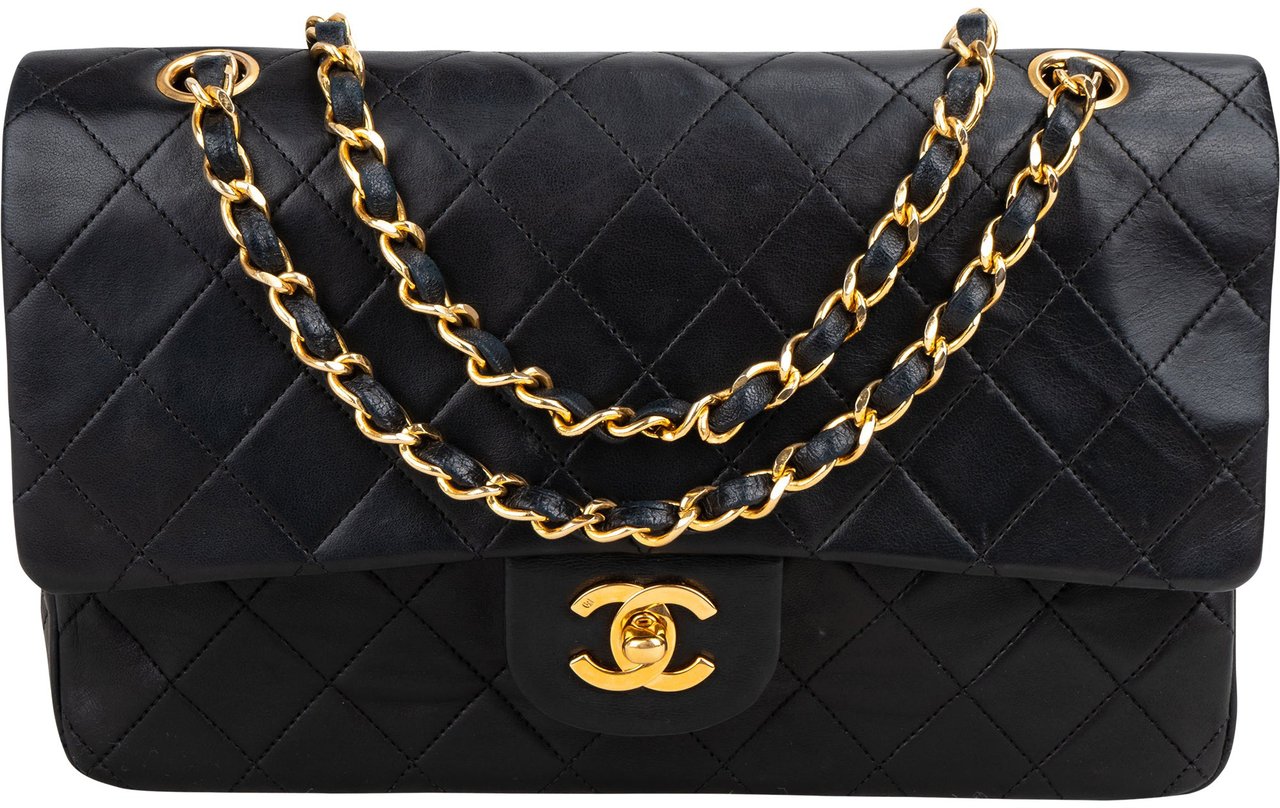 Chanel Chanel Quilted Lambskin 24K Gold Medium Double Flap Crossbody Bag Zwart