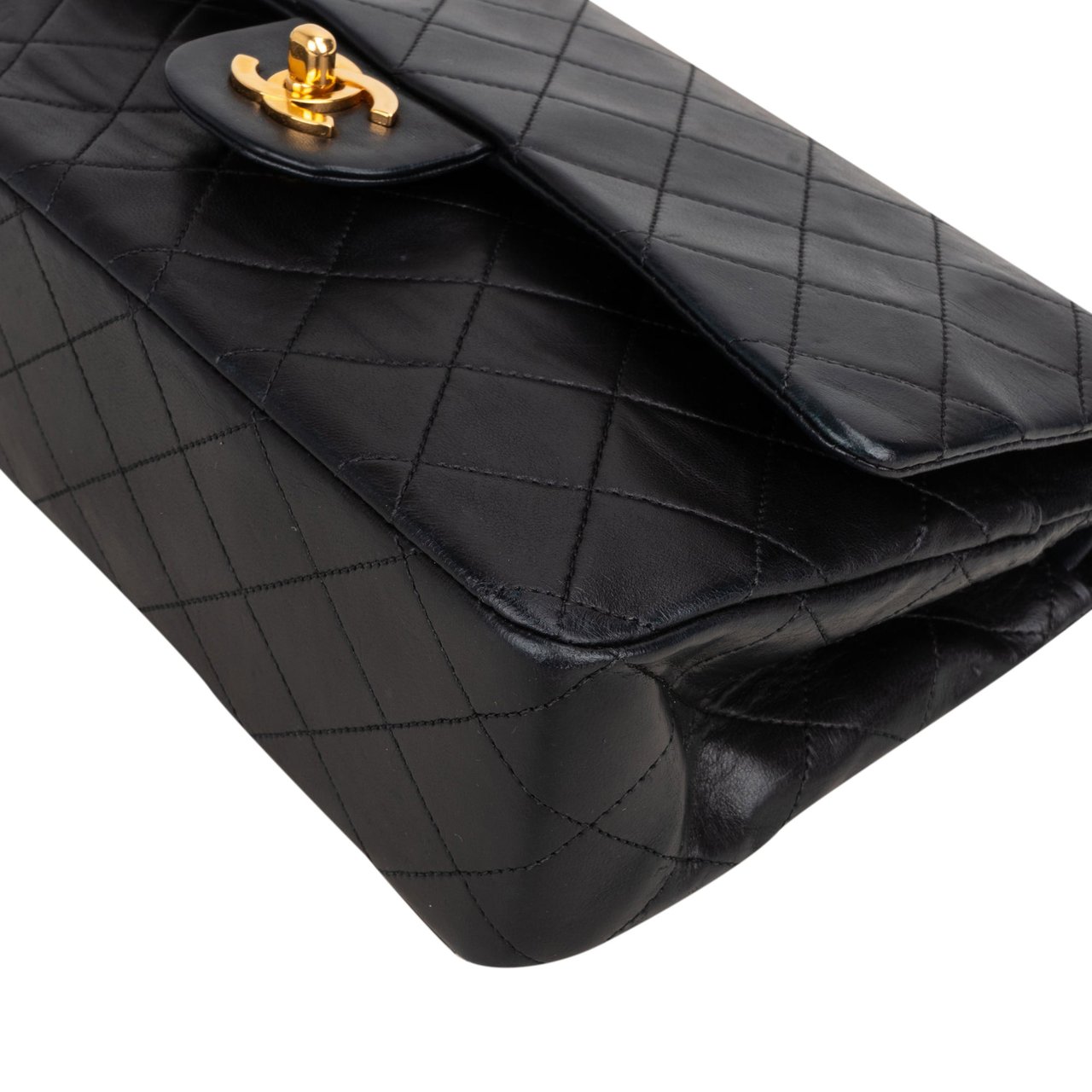 Chanel Chanel Quilted Lambskin 24K Gold Medium Double Flap Crossbody Bag Zwart