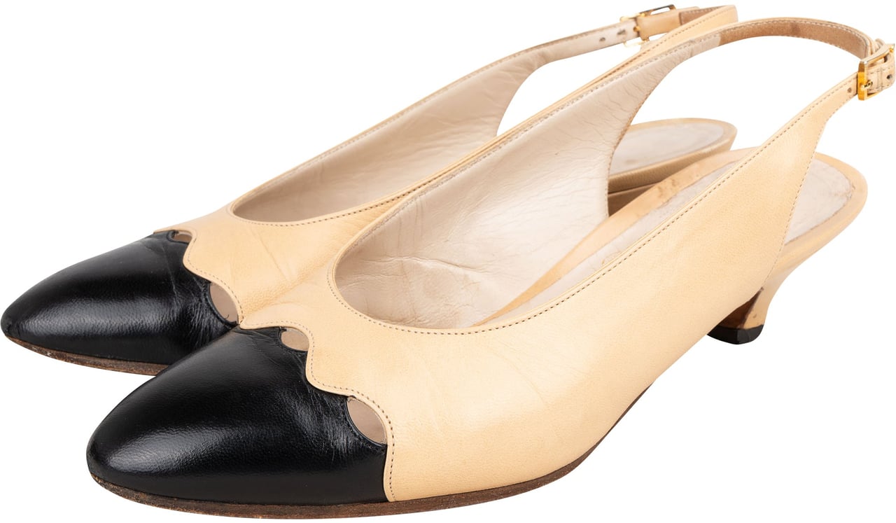 Chanel Chanel Classic Vintage Bicolor Leather Pumps (34) Divers