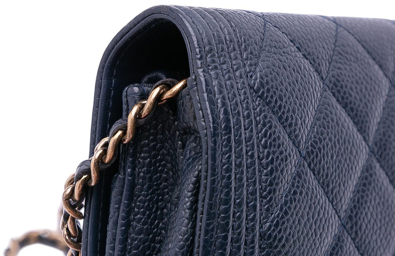 Chanel Quilted Caviar Boy Wallet on Chain Blauw