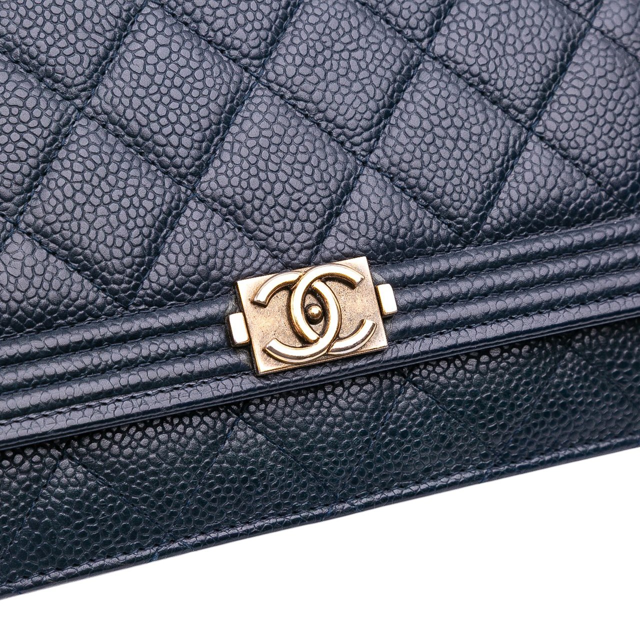 Chanel Quilted Caviar Boy Wallet on Chain Blauw