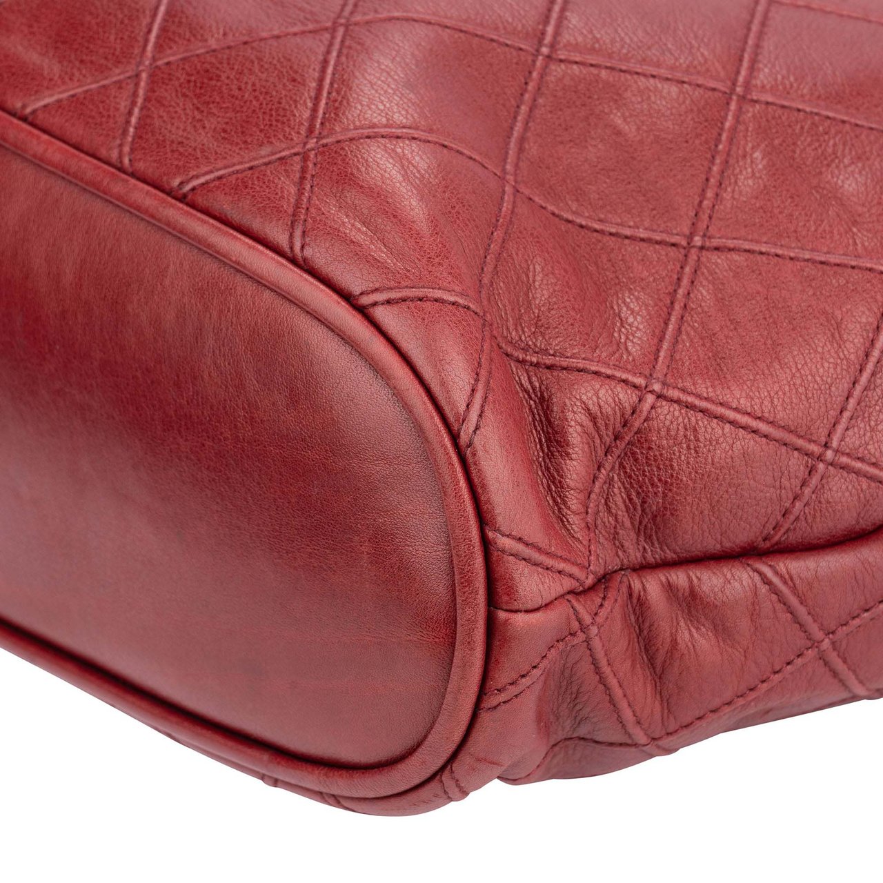 Chanel Chanel Bordeaux Quilted Lambskin Shoulder Bag Divers