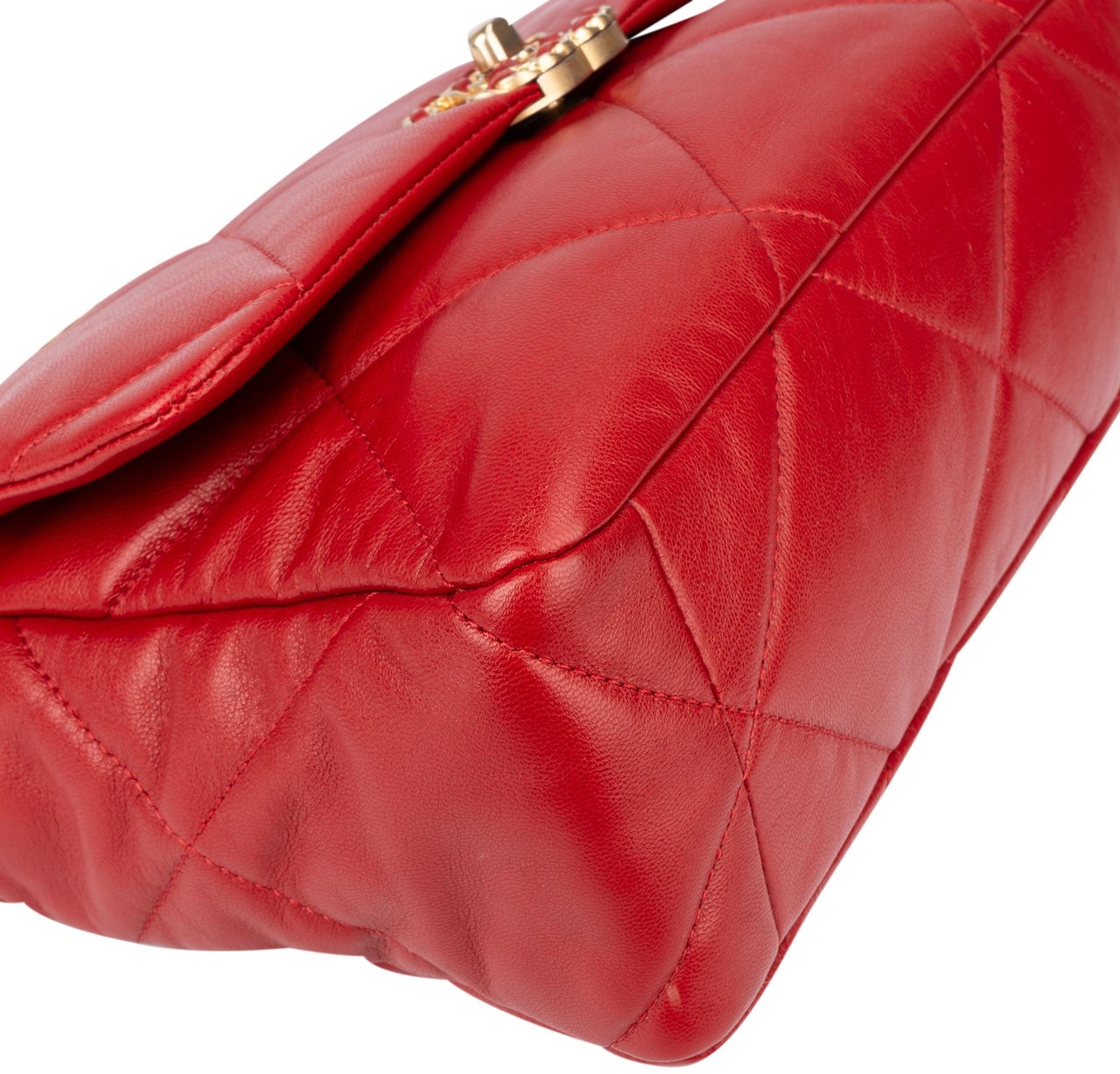 Chanel Chanel 19 Quilted Lambskin Single Flap Crossbody Bag Rood