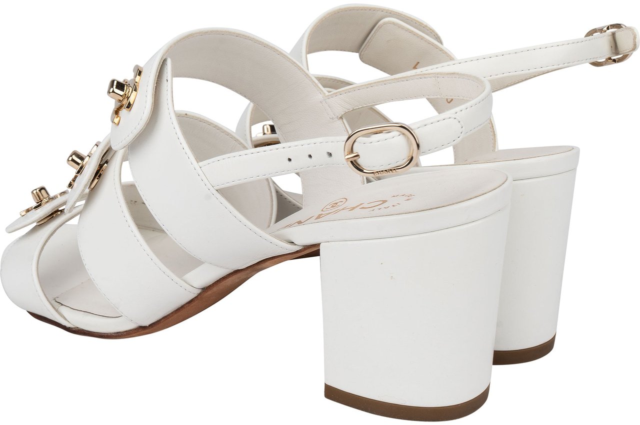 Chanel Chanel White Leather Triple Turnlock Sandals (37,5) Beige