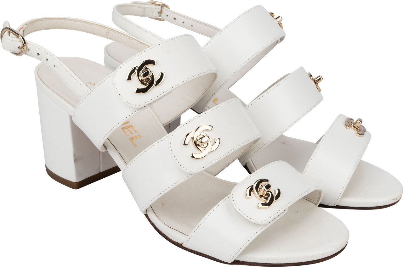 Chanel Chanel White Leather Triple Turnlock Sandals (37,5) Beige