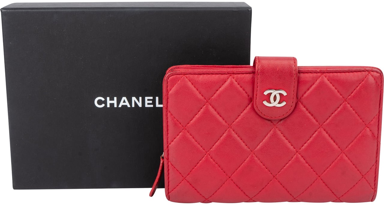 Chanel Chanel Quilted Lambskin CC Clip Wallet Rood