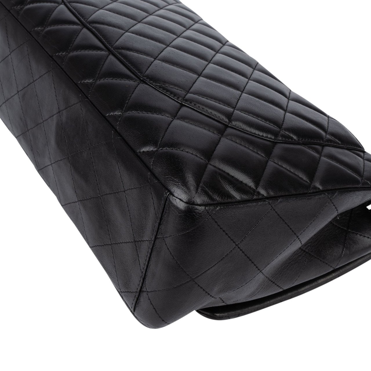 Chanel Chanel Quilted Lambskin Maxi Single Flap Crossbody Bag Zwart