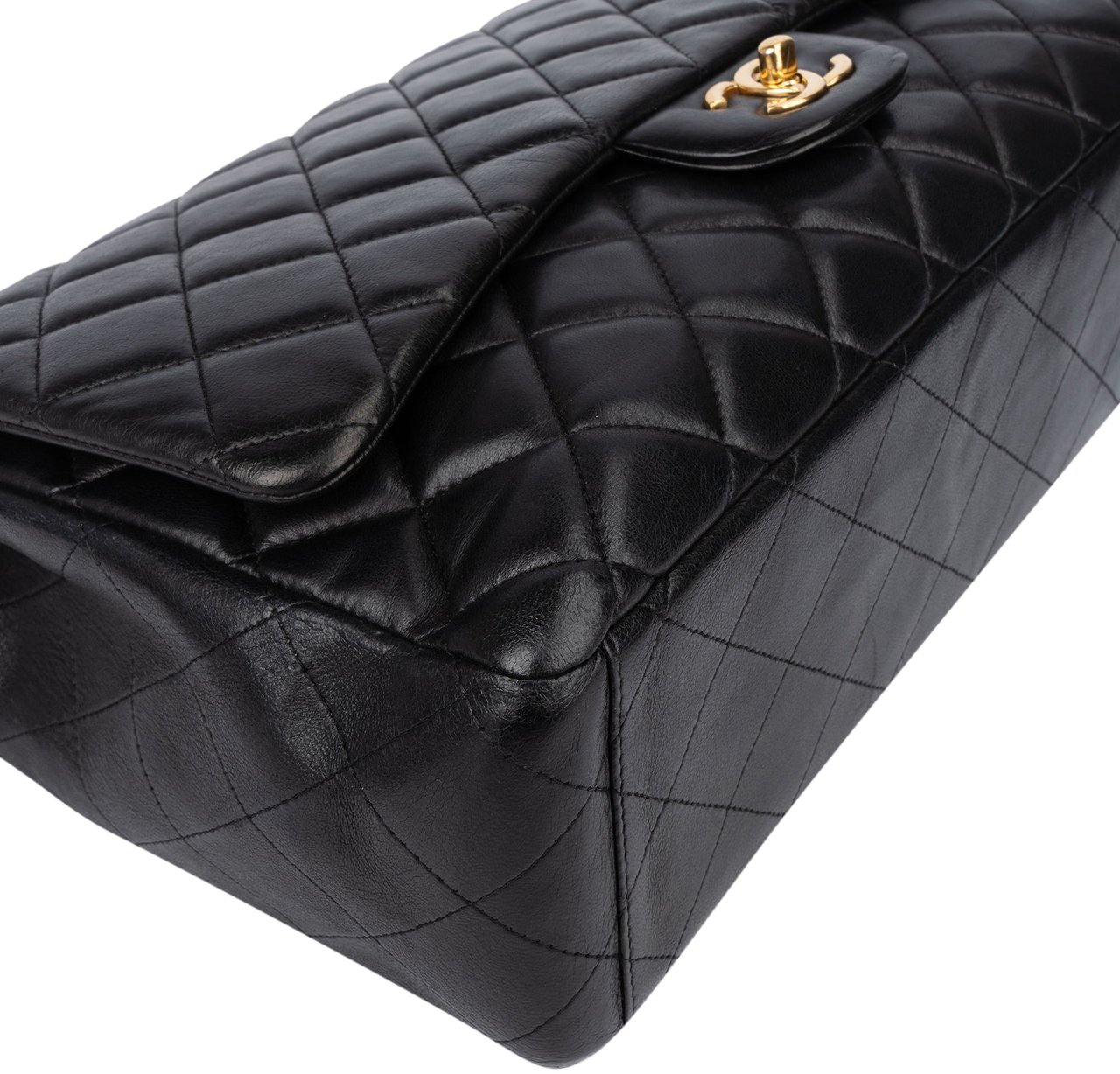 Chanel Chanel Quilted Lambskin Maxi Single Flap Crossbody Bag Zwart