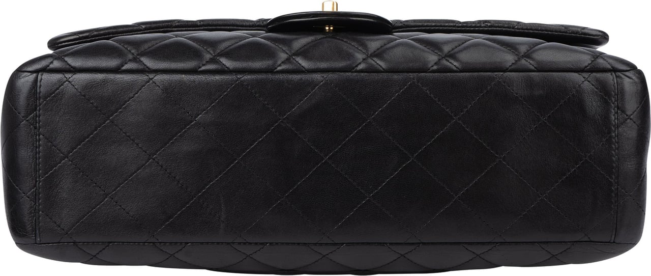 Chanel Chanel Quilted Lambskin Maxi Single Flap Crossbody Bag Zwart