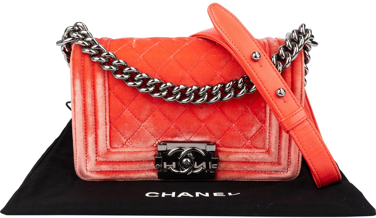 Chanel Chanel Quilted Velvet Boy Single Flap Crossbody bag Rood