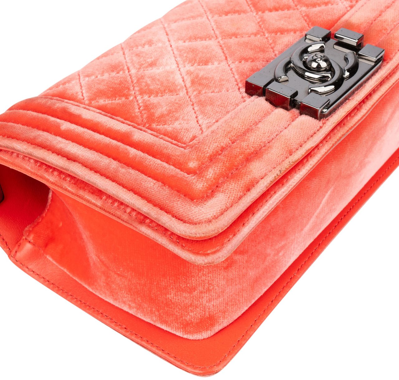 Chanel Chanel Quilted Velvet Boy Single Flap Crossbody bag Rood